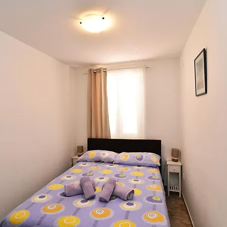 Luni Ii Apartment Baska (Krk)