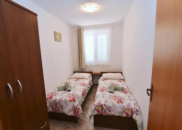 Luni Ii Apartament *