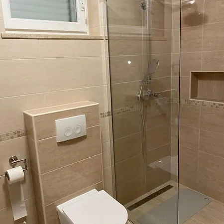 Luni Ii Apartmán *