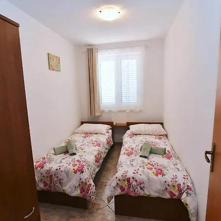 Luni Ii Apartmán *